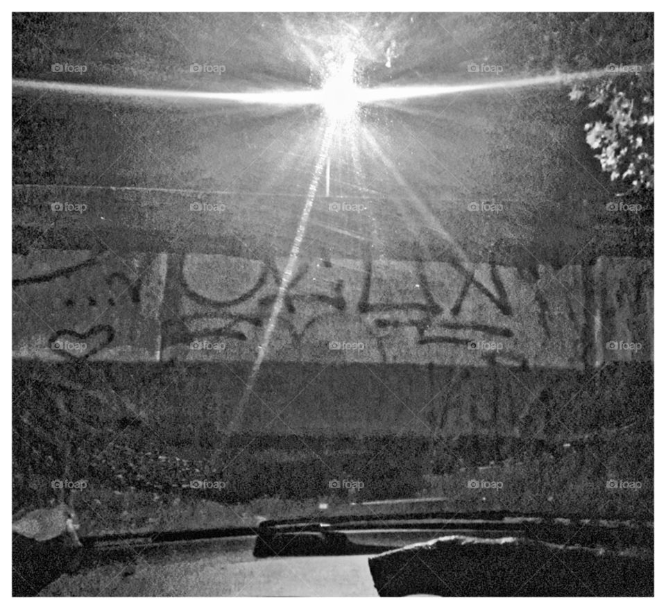 b/w flash write car