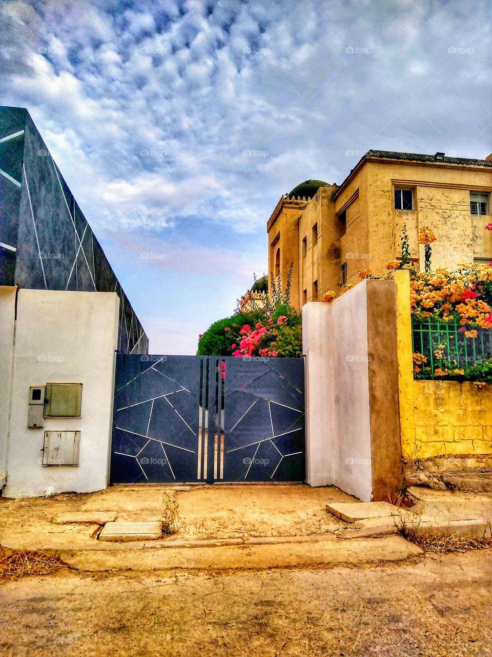 Even in the city there is some houses with countryside spirit