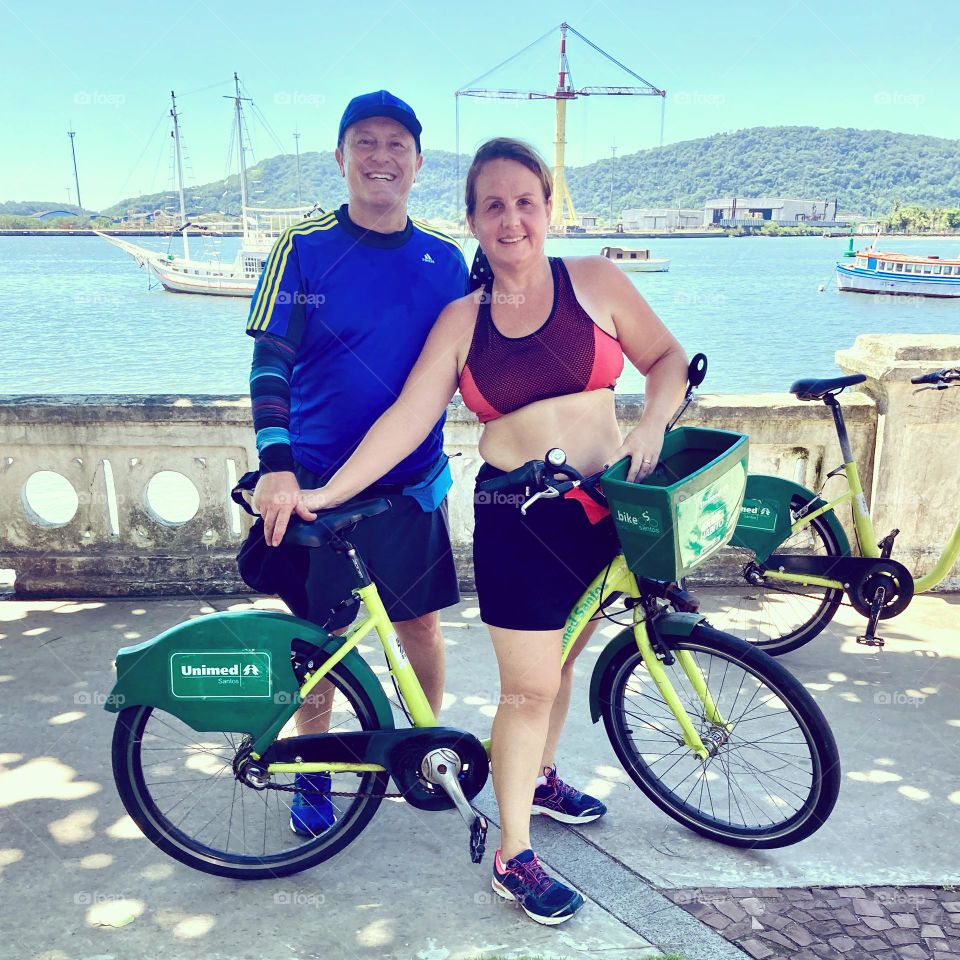 🇺🇸 My perfect mate.  Of pedaling and of life!
Taking a walk along the shore with good company is good, isn't it? / 🇧🇷 Minha perfeita companheira. De pedalada e de vida!
Dar uma volta pela orla estando bem acompanhado faz bem, não?