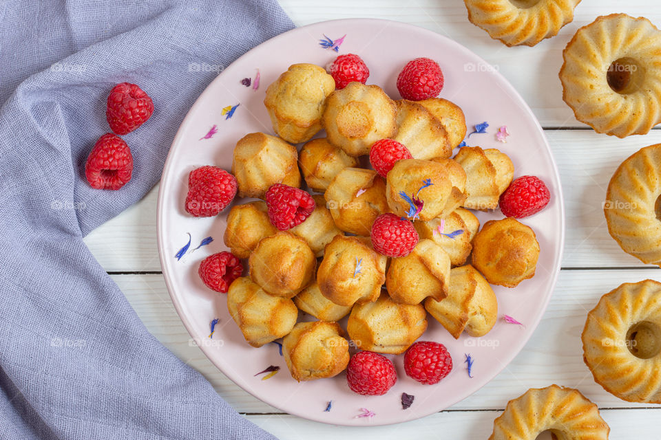 mini butter cakes on a plate top view