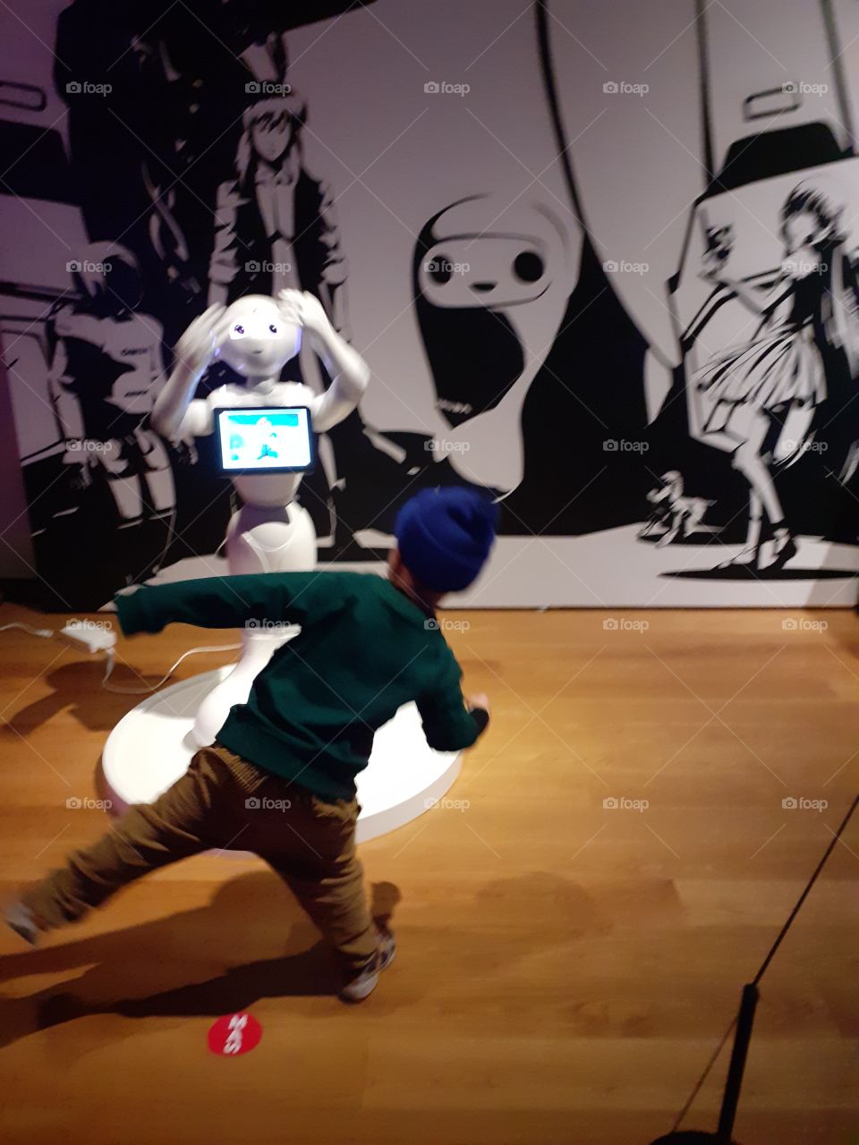 dancing robot at COOL JAPAN MAS museum Antwerp