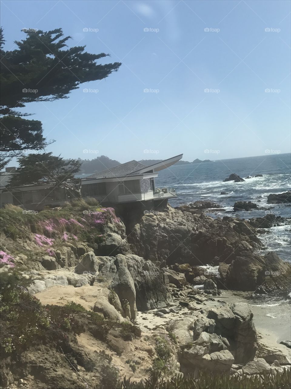 Nice house on the side of the beach 🌊 