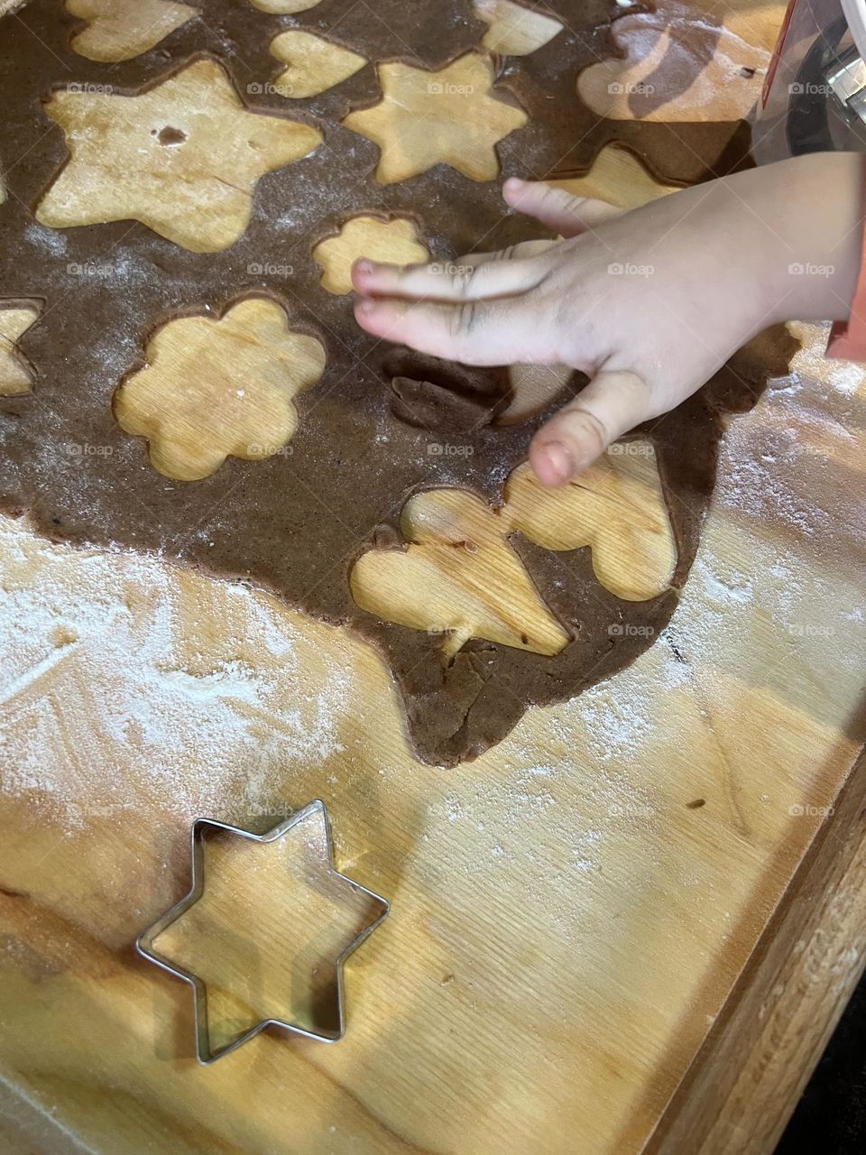 Kids make cookies