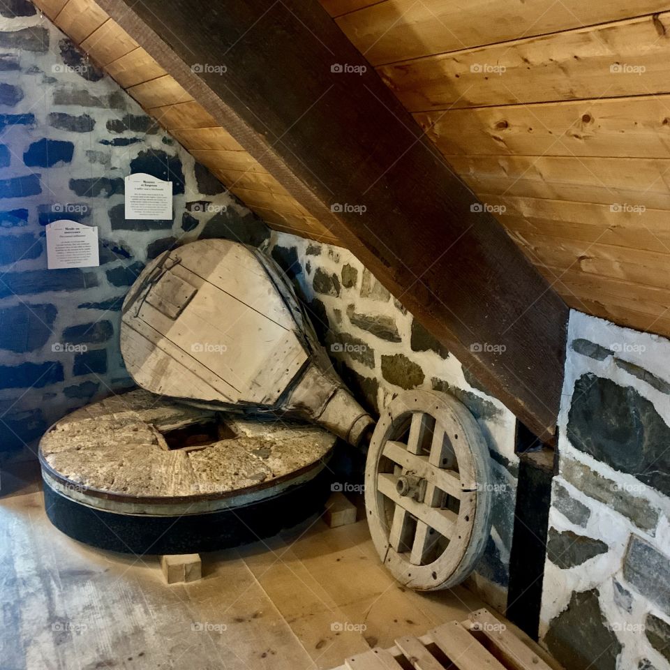 Old tools used for the proper functioning of the mill 