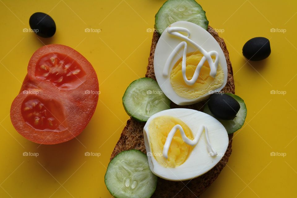 sandwiches with eggs and vegetables