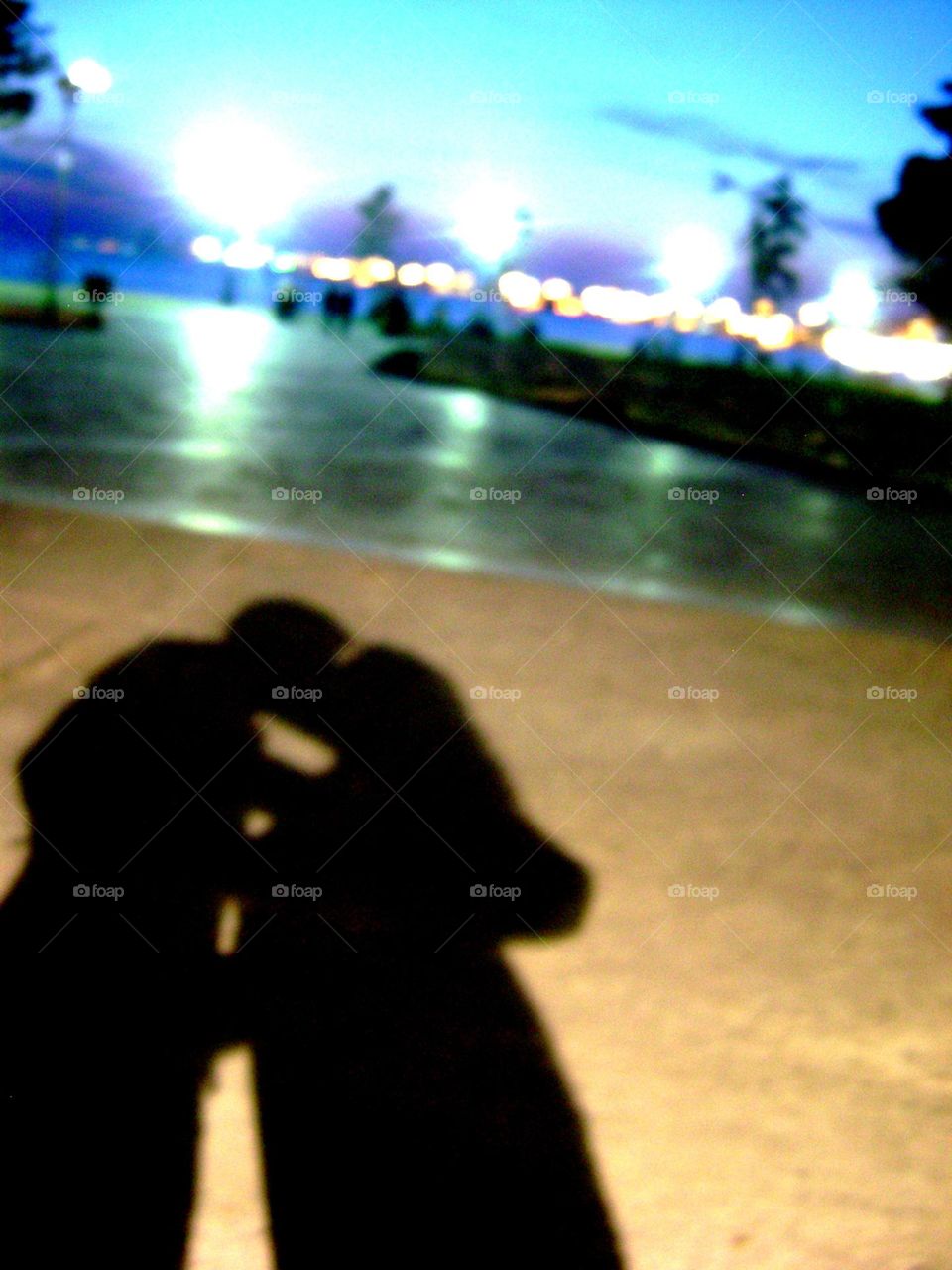 Kissing in the moonlight 