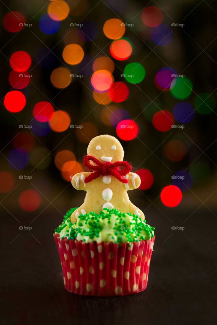 Cupcakes decorated gingerbread men