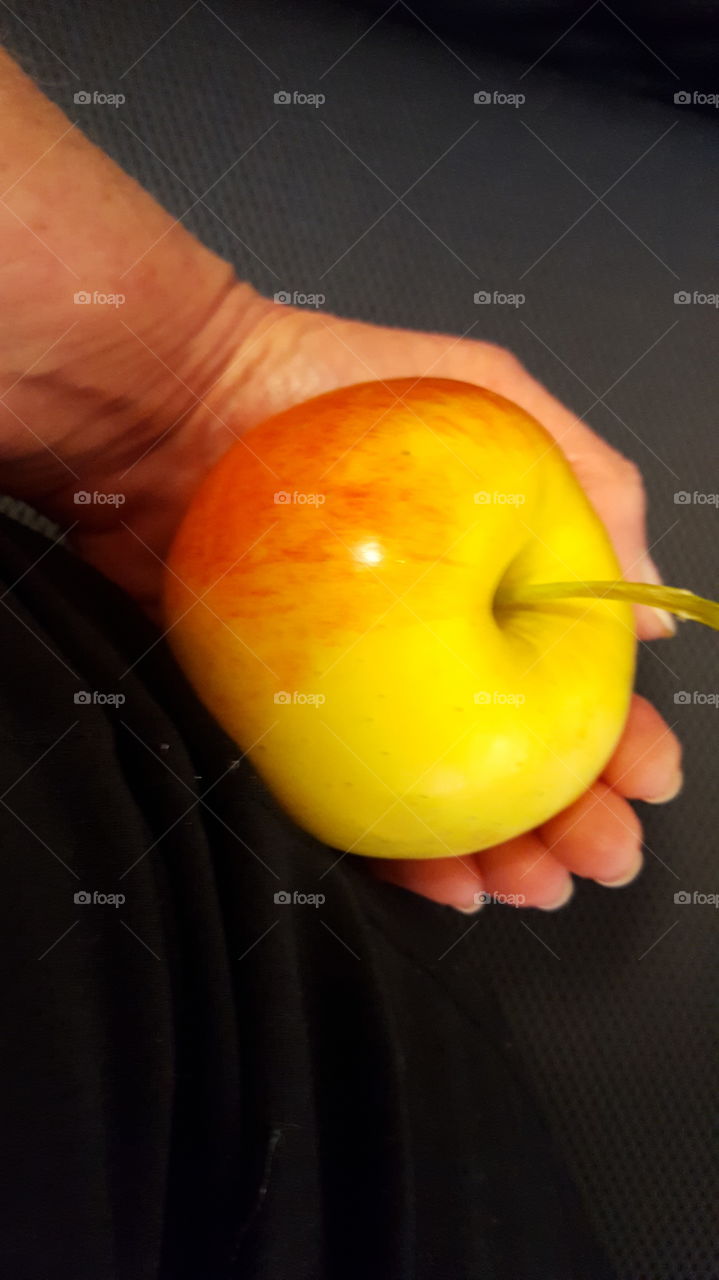 apple