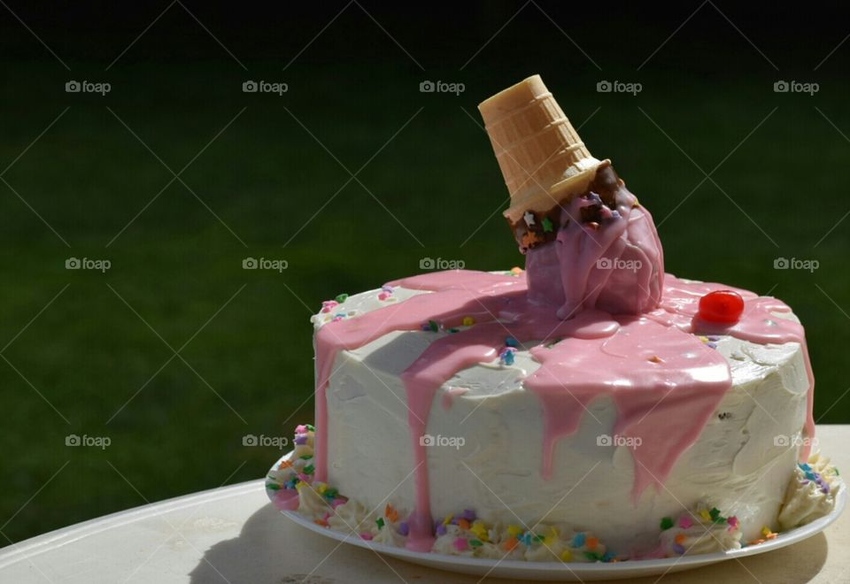 Melted Ice Cream Cone Cake