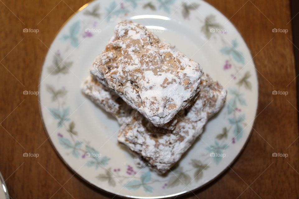 powdered sugar date nut bars