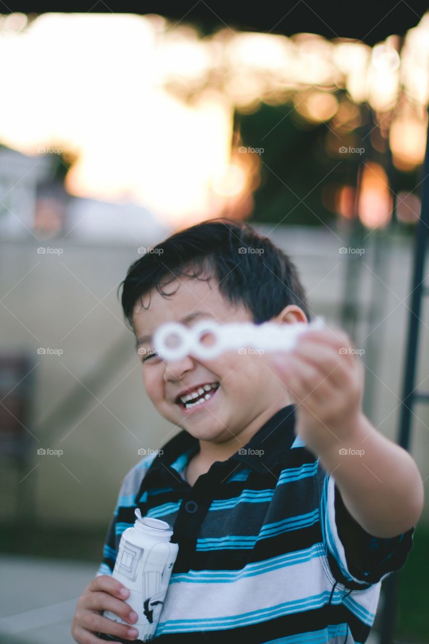 See through the bubble maker 