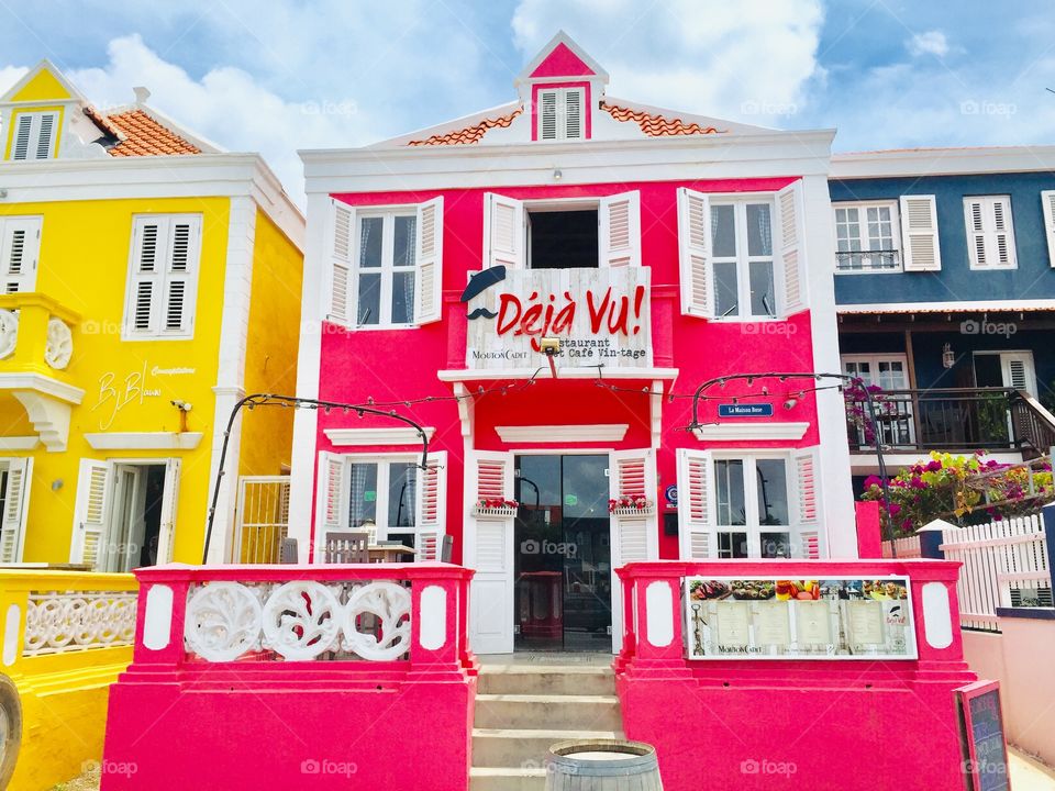 Colorful house Deja Vu