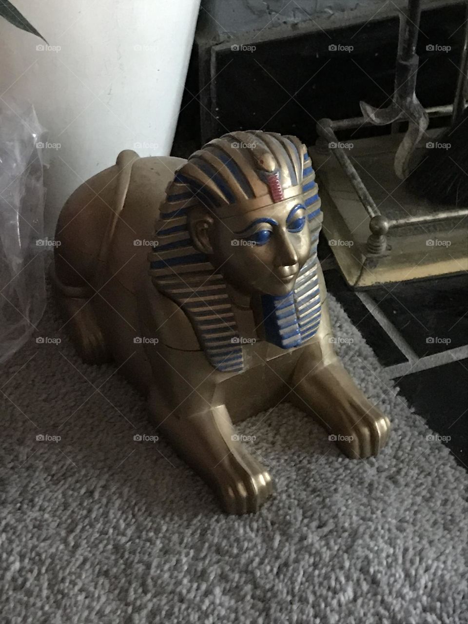 A Sphinx as a nifty home decor.