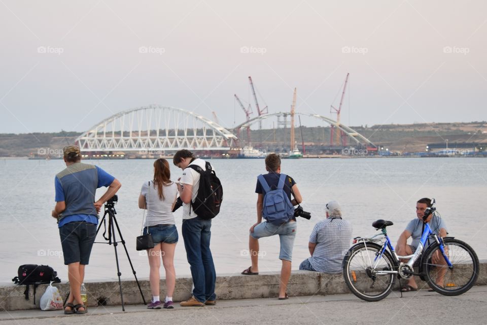 People are waiting for transportation of Crimean bridge arches