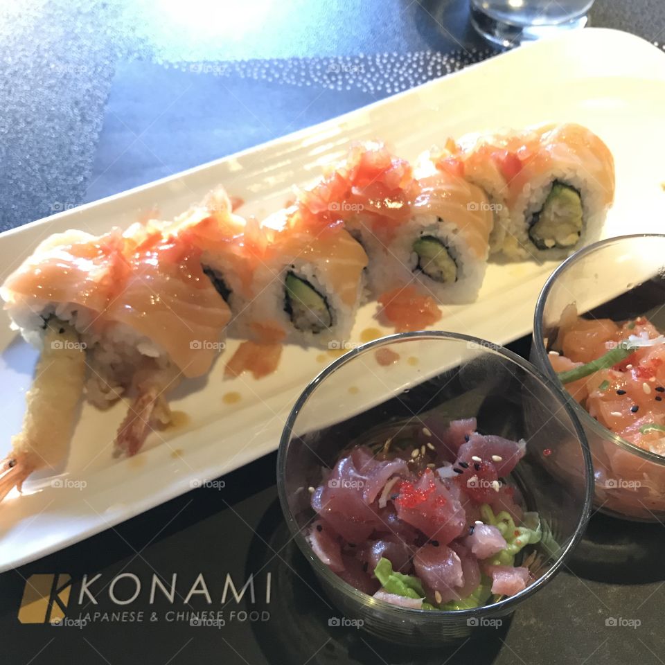 Sushi is life! Japanese sushi for everyone! Uramaki & tartare