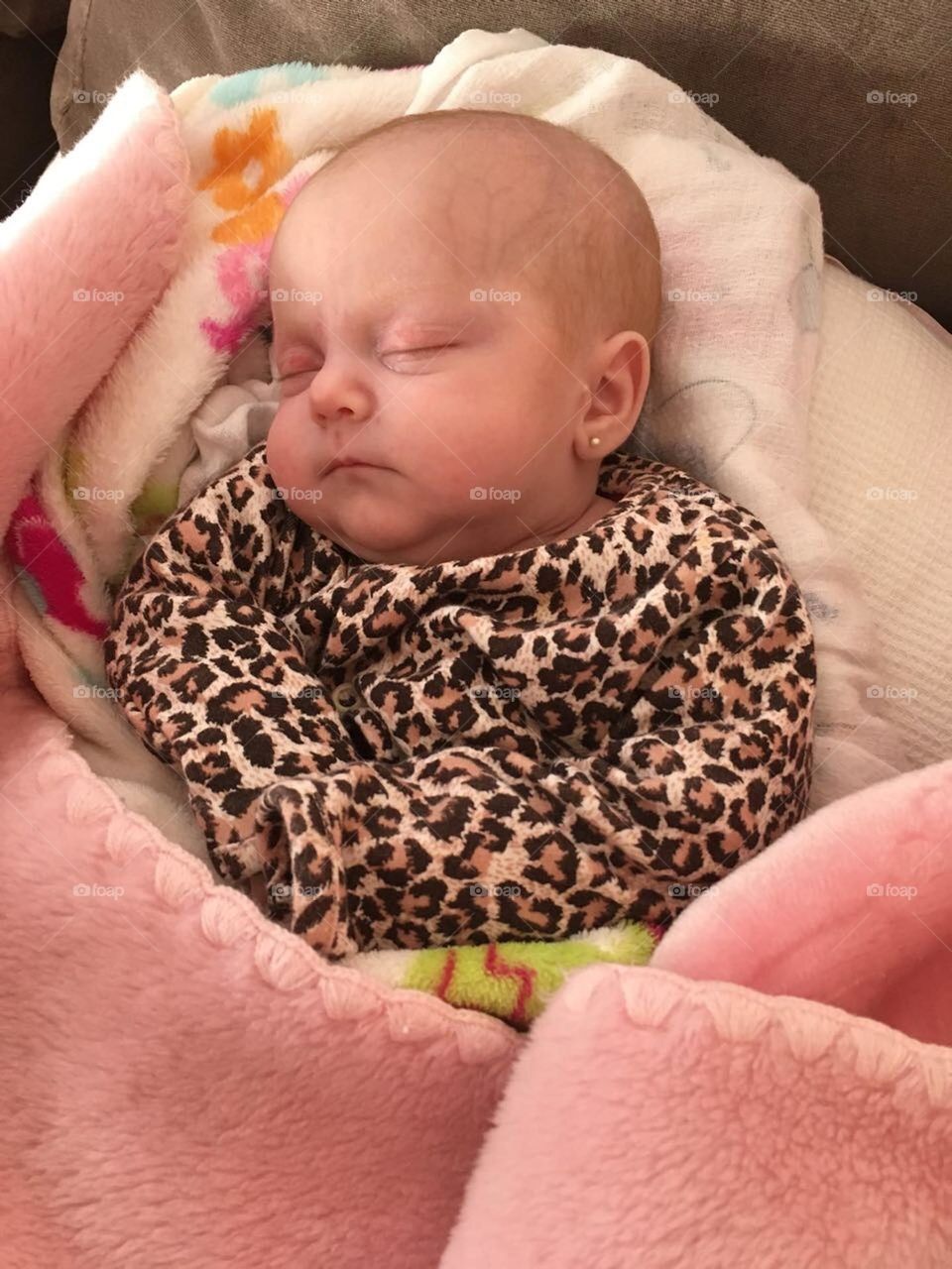 🇺🇸 My daughter Maria Estela sleeping peacefully… how I love this little girl! 

🇧🇷 Minha filha Maria Estela dormindo tranquilamente… como amo essa menininha!