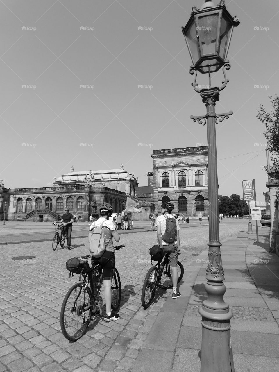 Dresden cyclists tourists