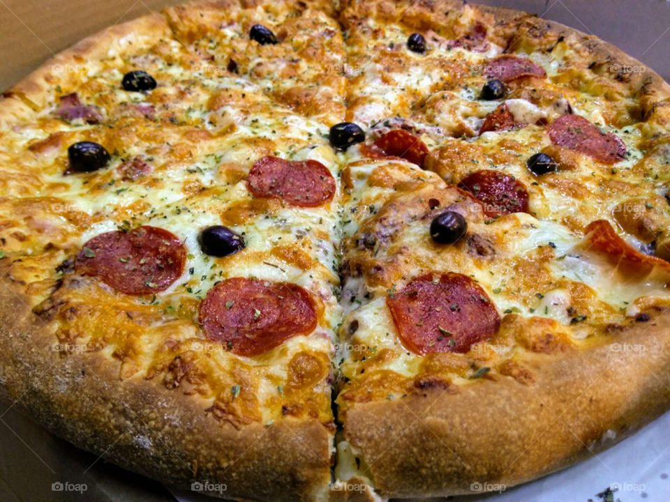 pizza calabresa com mussarela