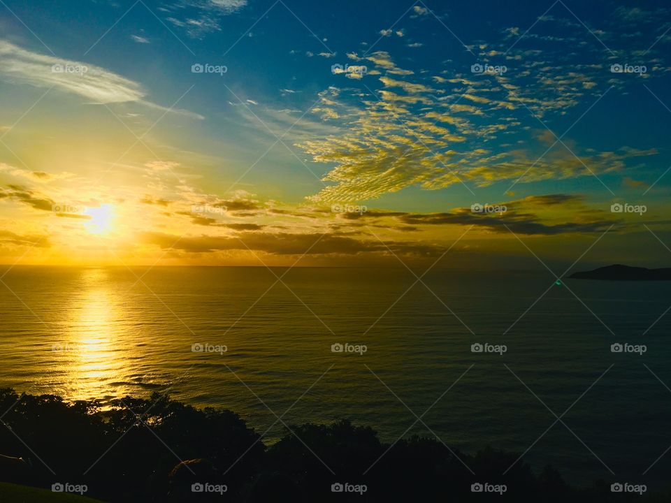 Nascer do sol na montanha 