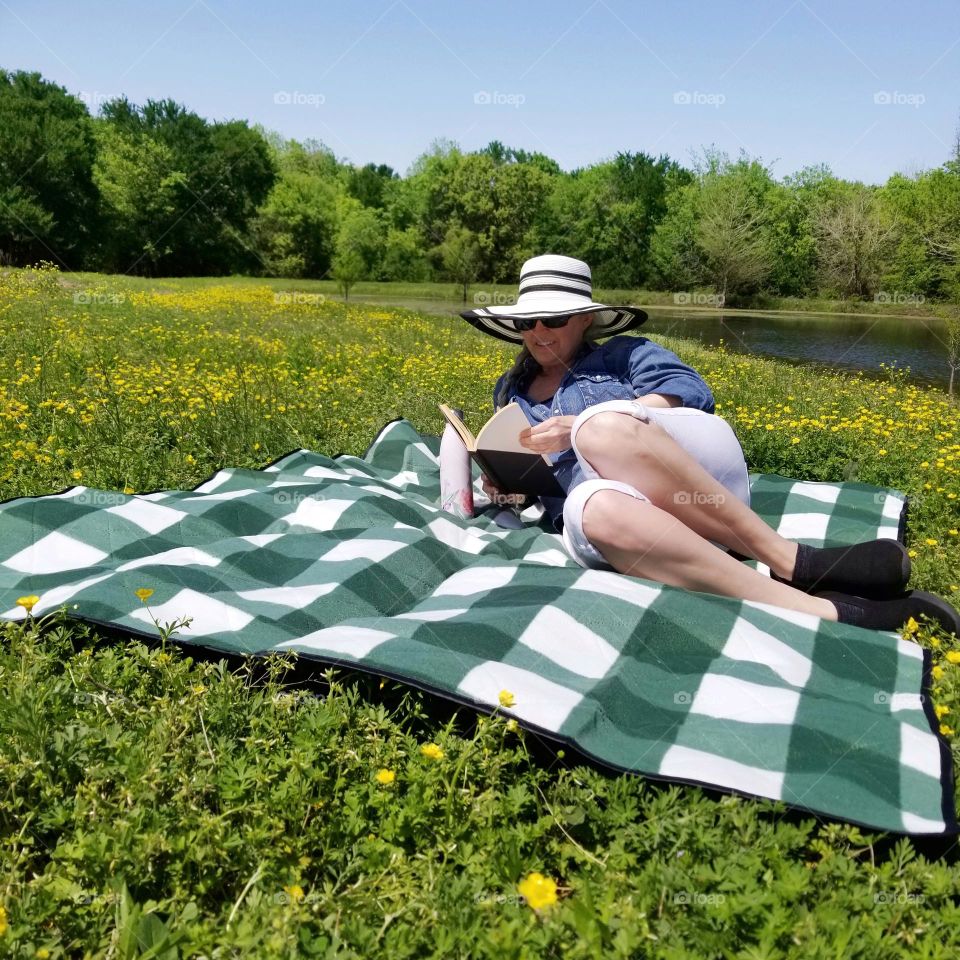 Good Book, Hat & picnic blanket