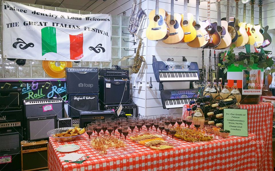 BIGGEST LITTLE CITY IN THE WORLD