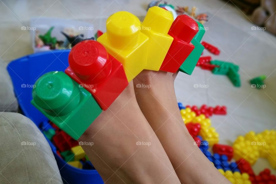 Lego toes
