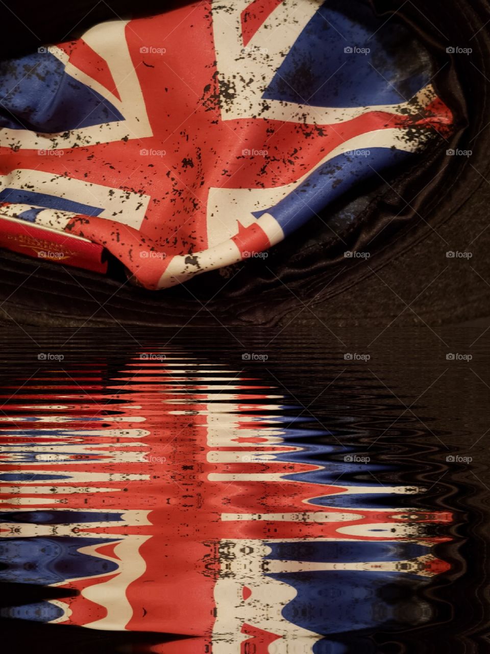 Union Jack  water  reflection  wave darl