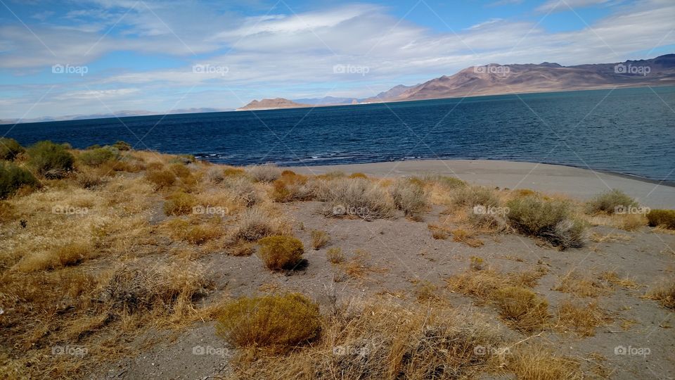 Pyramid lake