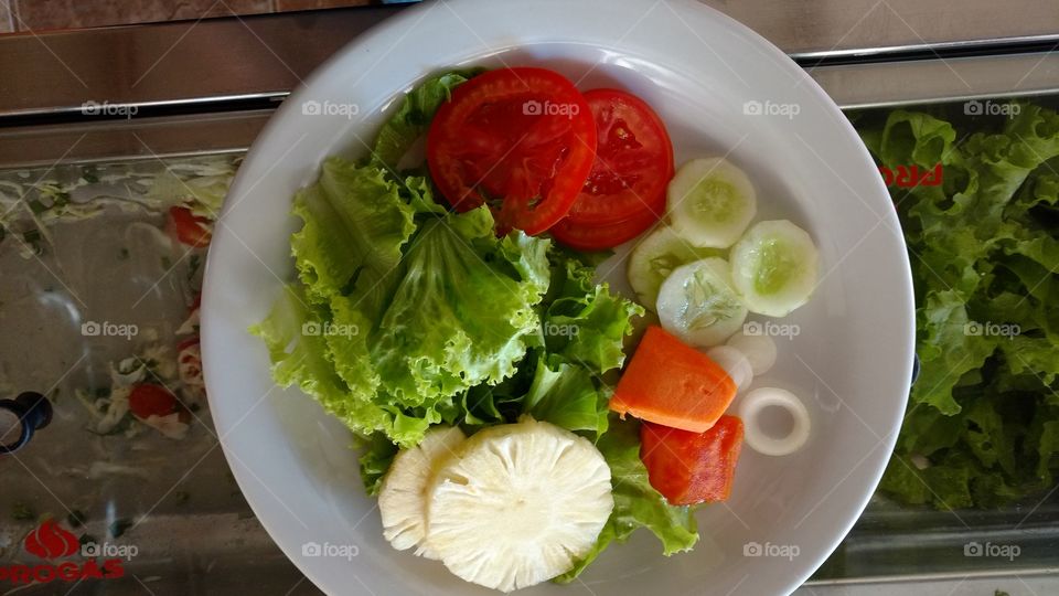 Almoço, salada.