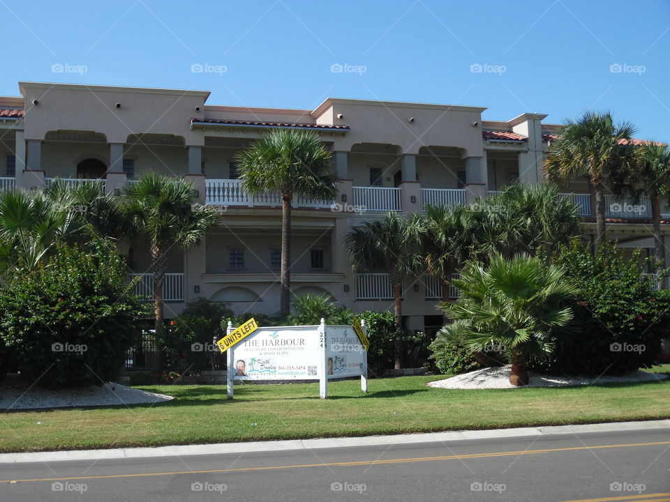 Mustang island hotel. This is the place where I stayed while visiting port Aransas Texas. 👣 🚶 🏃 🔥 💨