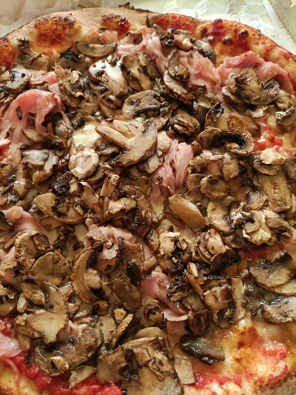 pizza prosciutto e funghi