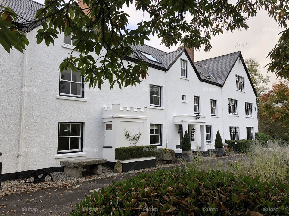 Mill End fine dine and exclusive country house hotel is in a brand of its own and with such a tranquil setting, it’s adorable.