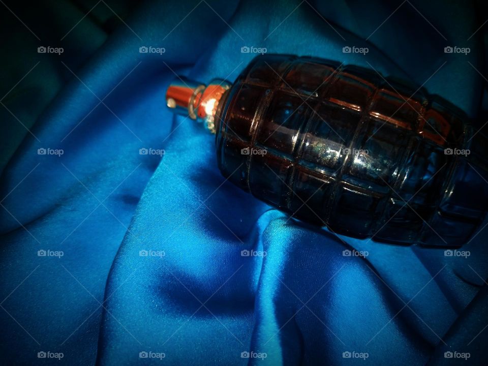 Empty bottle,  it's  end . 
every thing will end .
ready to hear the end 🔚