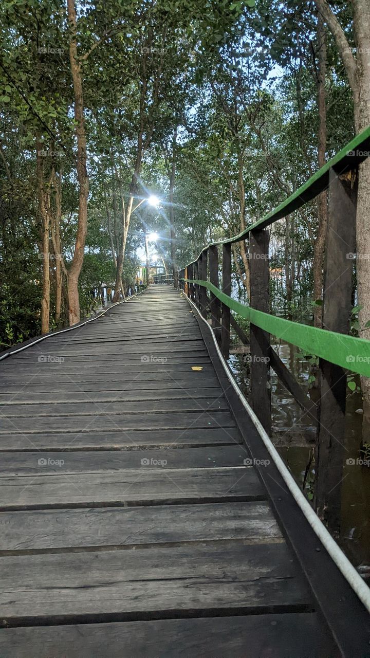 the footpath to pak belalang cafe at sei pakning