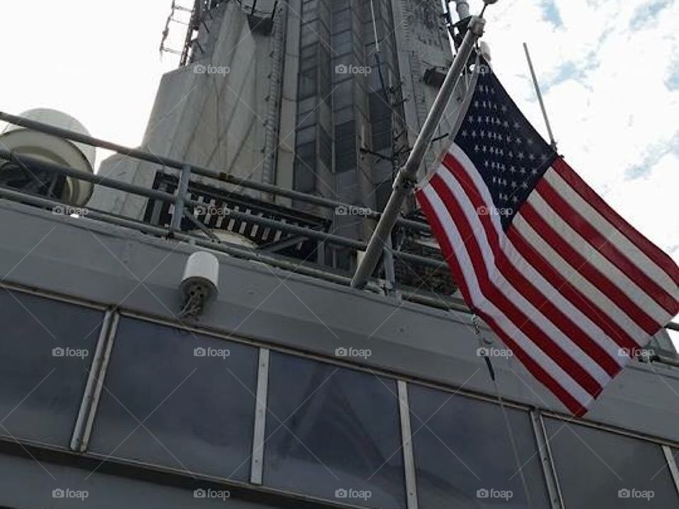 Flag above the observation deck of the Empire State Building