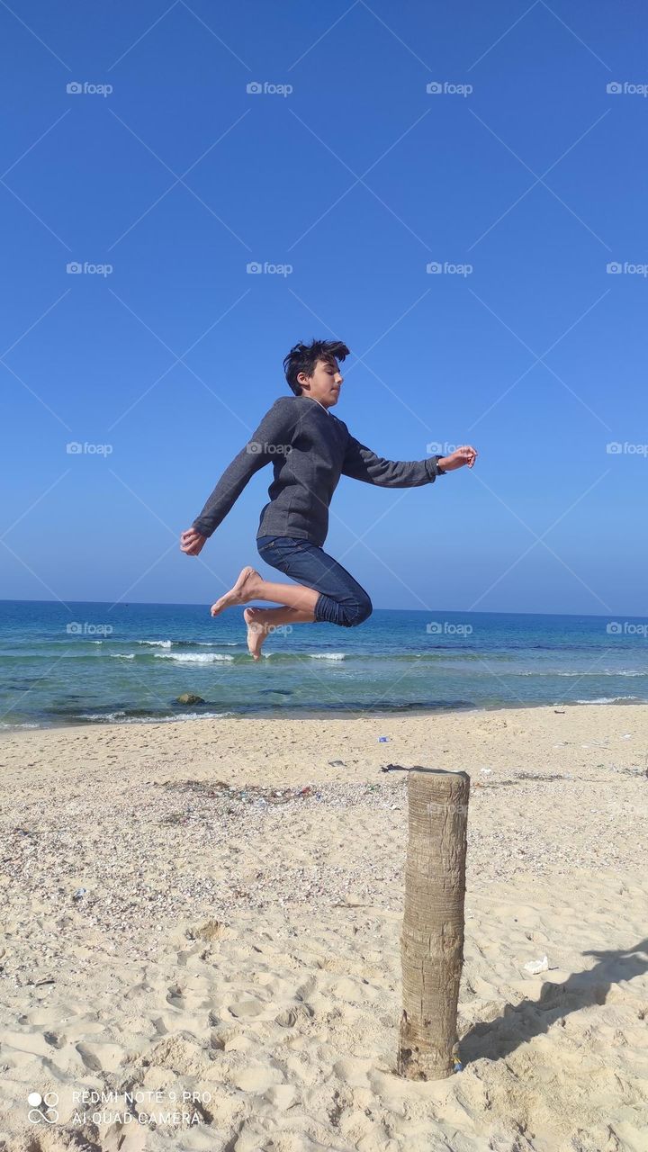 An image that expresses freedom and freedom on the seashore