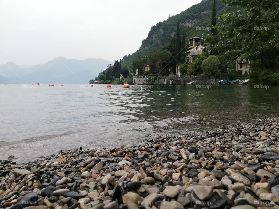 Spiaggia in lago