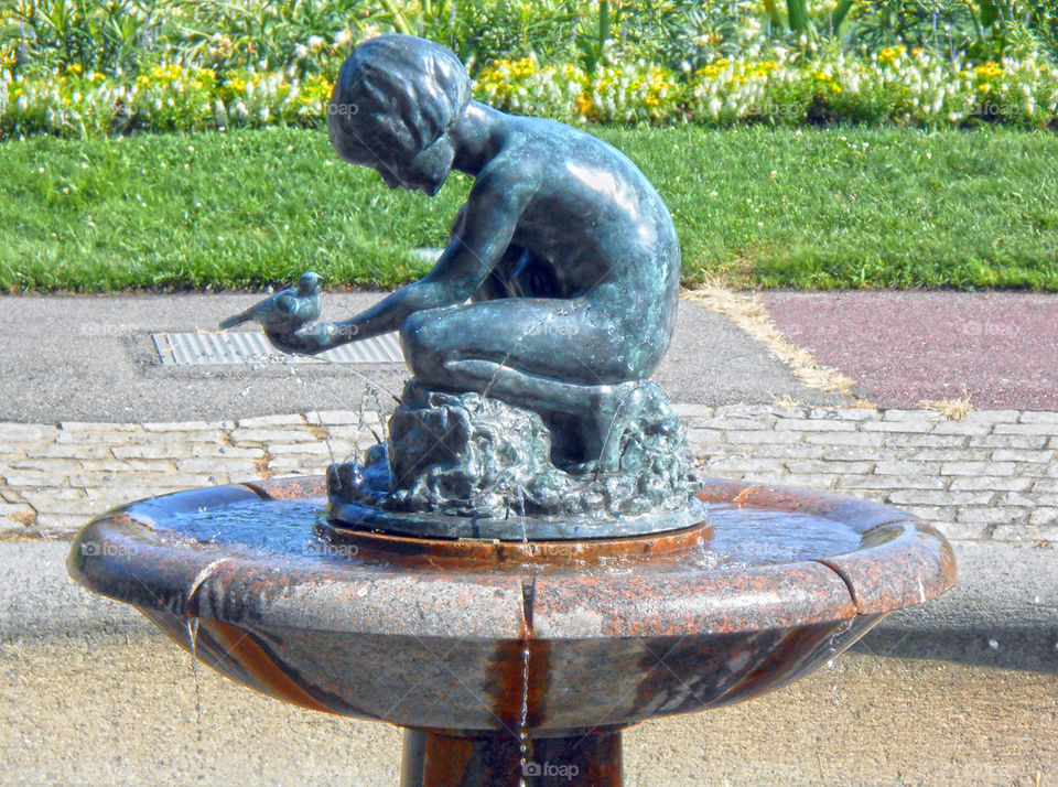 'Boy and Bird' Fountain