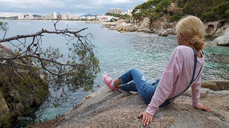 never give up on what you really want to do. The person with big dreams is more powerful than one with all the facts ♡