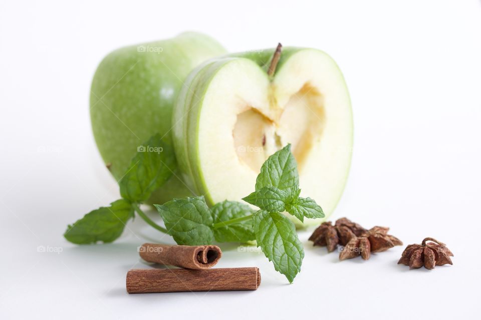 Green apple, mint leaf,  cinnamon