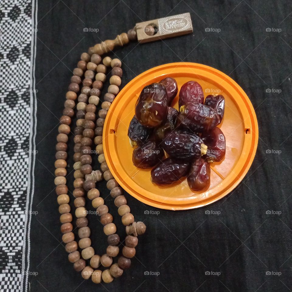 Tasbih dates and sweets porridge
