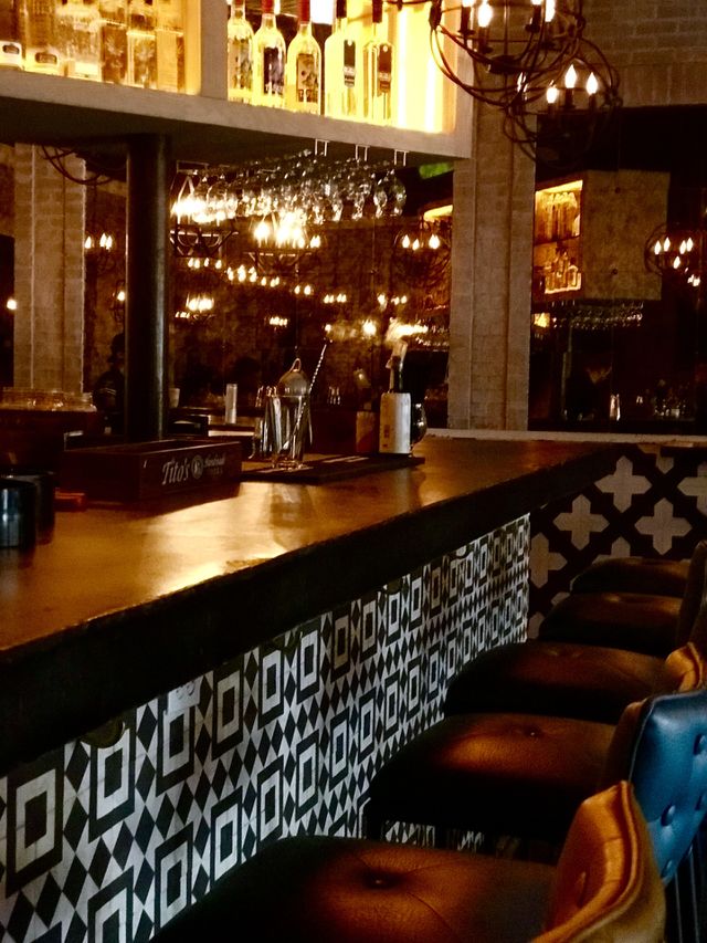 Bar Atmosphere 