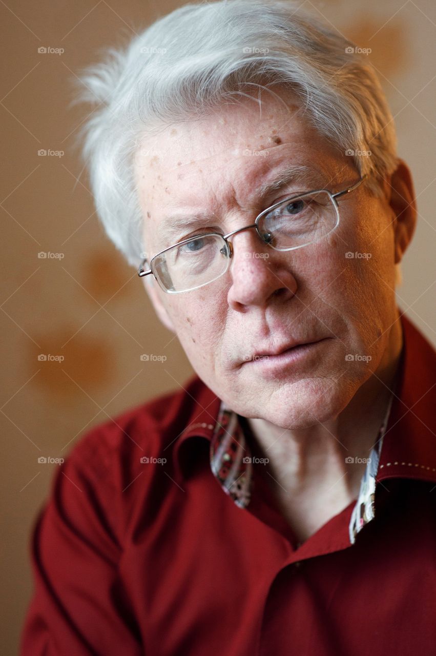 Portrait of a senior man wearing spectacles
