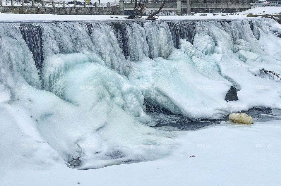 Frozen falls 