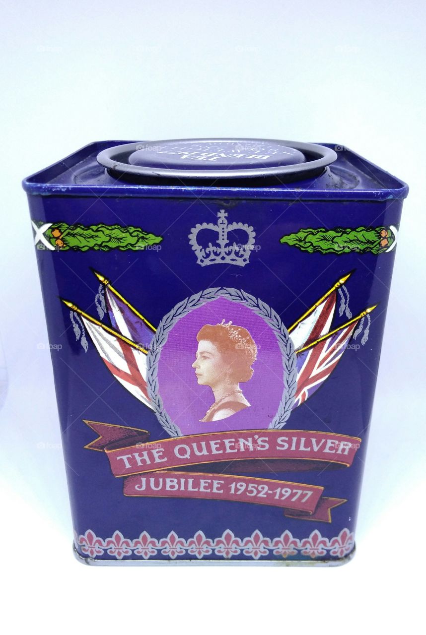 Queen Elizabeth Jubilee Tin Tea Case