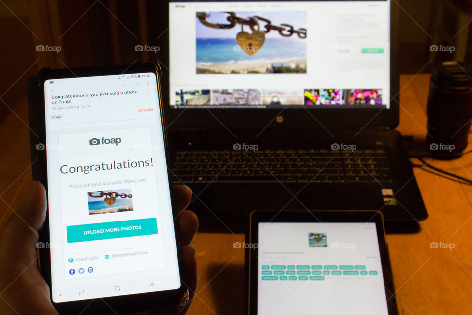 Uploading a picture on Foap and adding some tags. Receiving an e-mail about a selling 