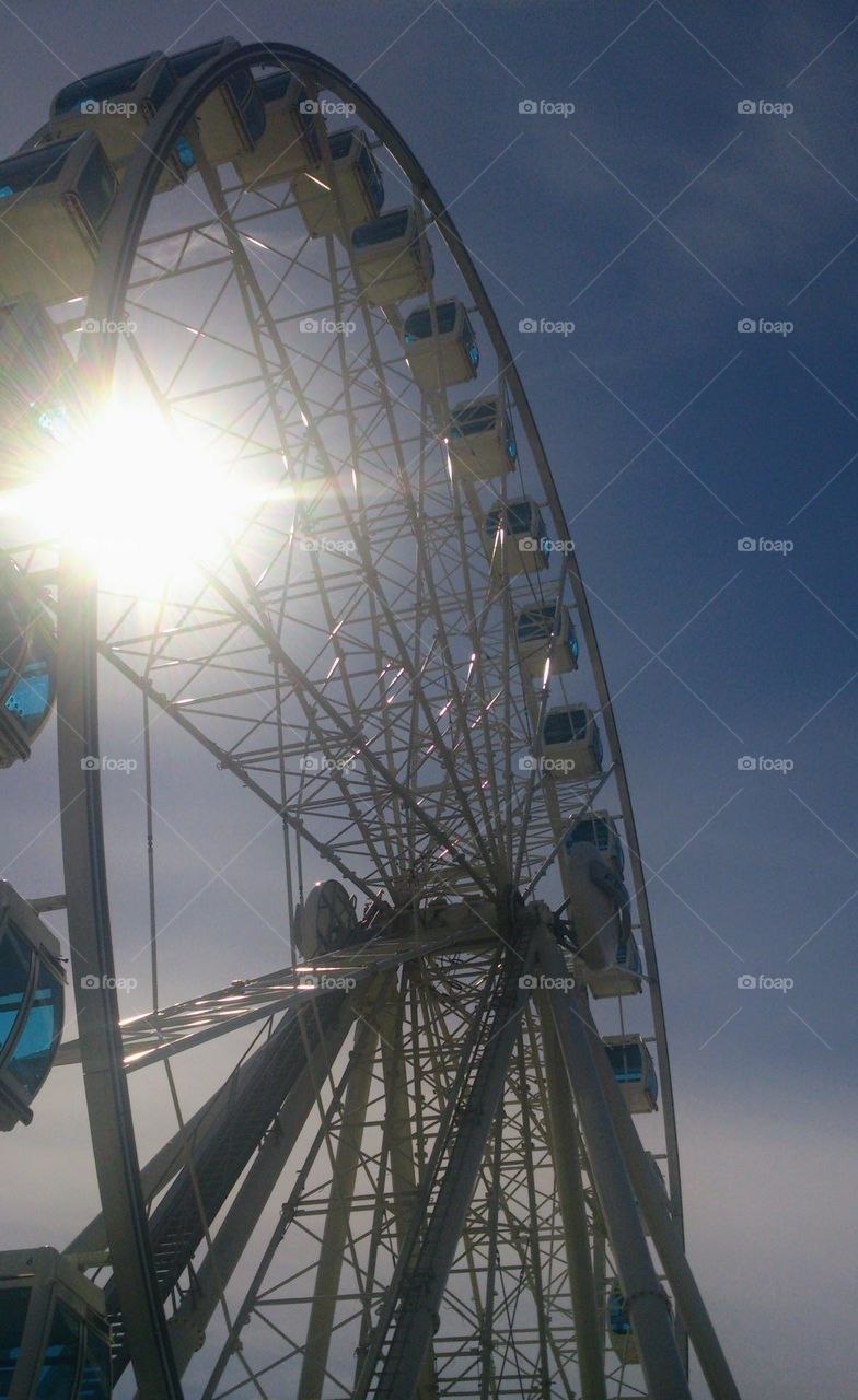 Ferris wheel🎡☀️ Sunny day ☀️🎡