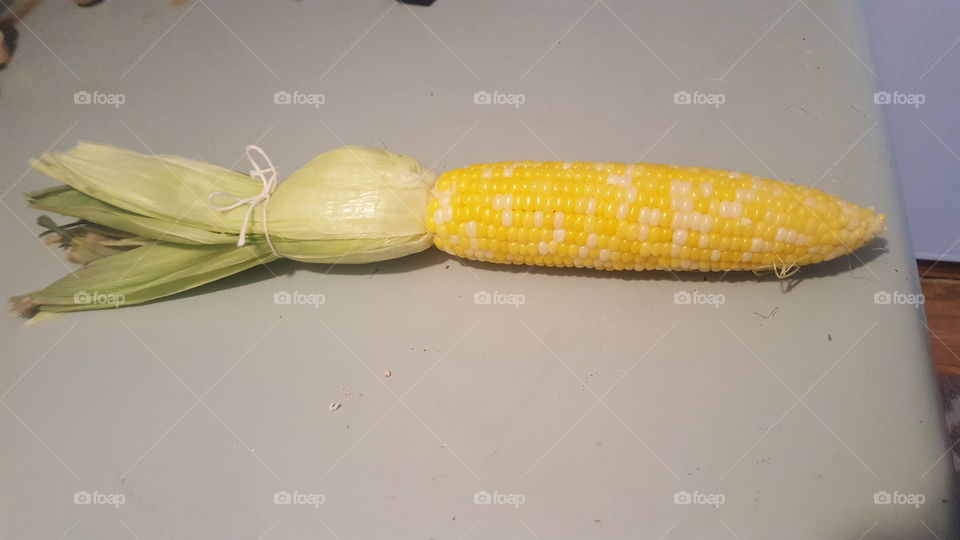 a new way to present cooked corn