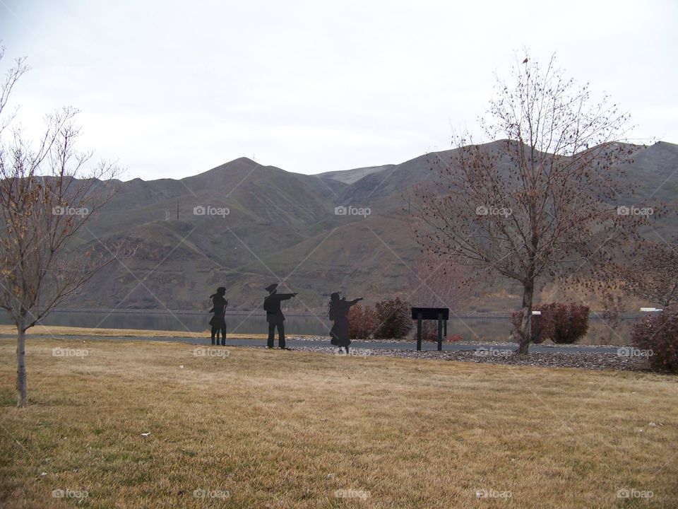 Lewiston ID. steel silhouettes representing Lewis and clark. Park on Snake River