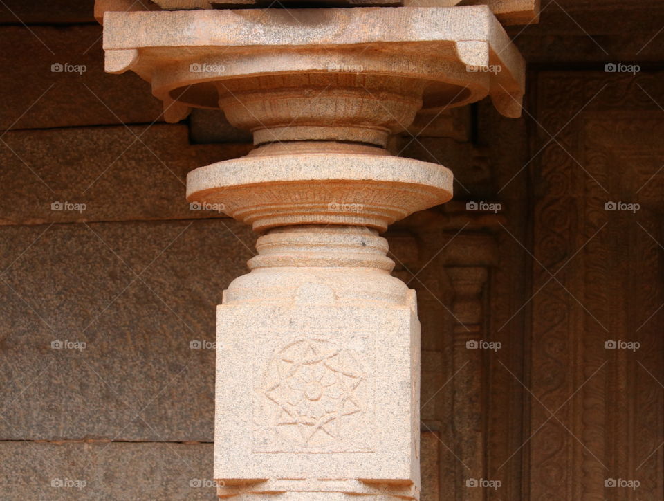 design on hard stone pillars